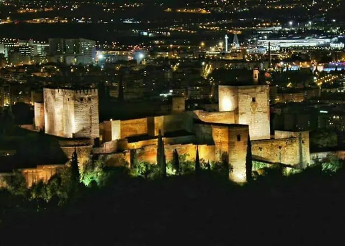 Apart Blanco Para Esqui Y Alhambra. Garaje Privado